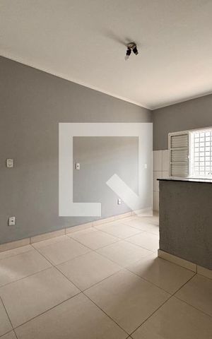 Casa para alugar com 45m², 1 quarto e sem vaga Casa para alugar com 45m², 1 quarto e sem vagaSala