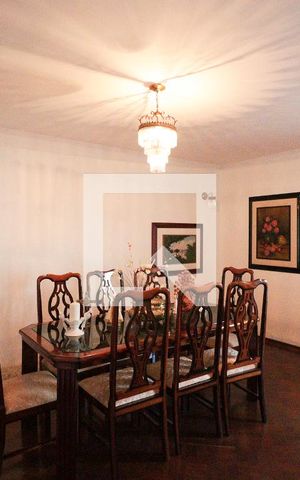 Casa à venda com 350m², 3 quartos e 3 vagasSala