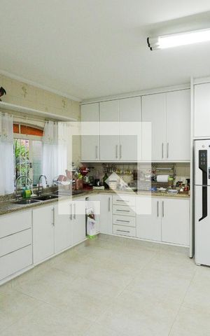 Casa à venda com 350m², 3 quartos e 3 vagasCozinha