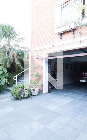 Casa à venda com 350m², 3 quartos e 3 vagasGaragem