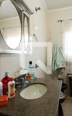 Casa à venda com 350m², 3 quartos e 3 vagasBanheiro da Suíte