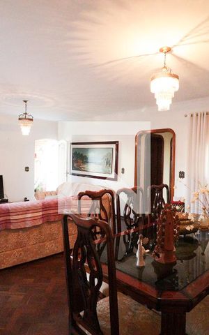 Casa à venda com 350m², 3 quartos e 3 vagasSala