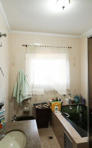 Casa à venda com 350m², 3 quartos e 3 vagasBanheiro da Suíte