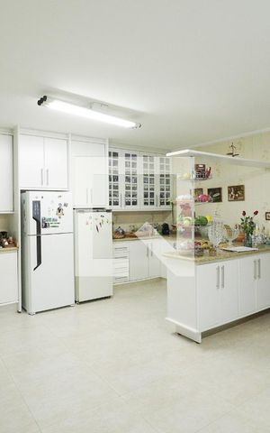 Casa à venda com 350m², 3 quartos e 3 vagasCozinha