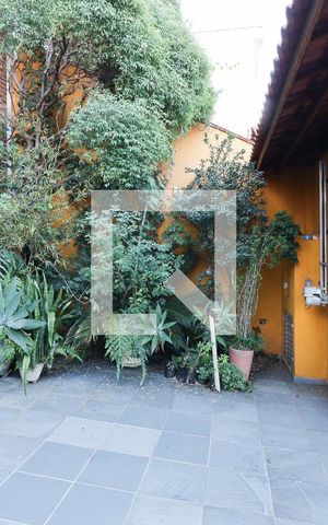 Casa à venda com 350m², 3 quartos e 3 vagasEntrada