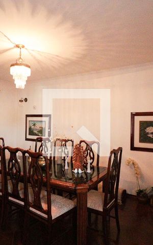Casa à venda com 350m², 3 quartos e 3 vagasSala