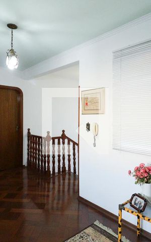 Casa à venda com 350m², 3 quartos e 3 vagasHall