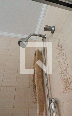 Casa à venda com 350m², 3 quartos e 3 vagasBanheiro da Suíte
