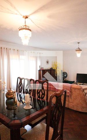 Casa à venda com 350m², 3 quartos e 3 vagasSala
