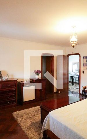Casa à venda com 350m², 3 quartos e 3 vagasSuíte