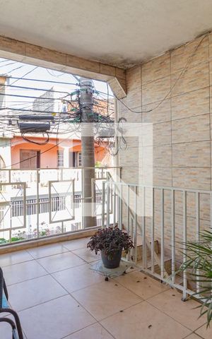 Casa à venda com 100m², 4 quartos e 1 vaga Casa à venda com 100m², 4 quartos e 1 vagaSacada