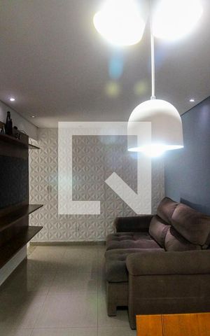 Casa à venda com 100m², 2 quartos e 2 vagas Casa à venda com 100m², 2 quartos e 2 vagasSala