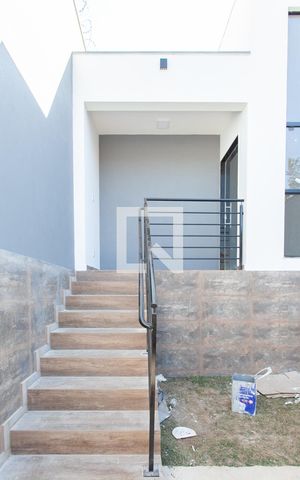 Casa à venda com 210m², 3 quartos e 4 vagas Casa à venda com 210m², 3 quartos e 4 vagasEntrada