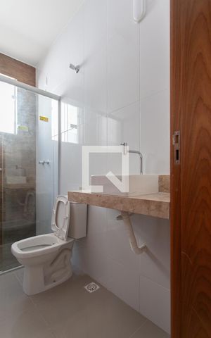 Casa à venda com 210m², 3 quartos e 4 vagas Casa à venda com 210m², 3 quartos e 4 vagasBanheiro Social