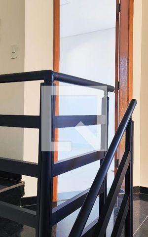 Casa à venda com 76m², 2 quartos e 1 vaga Casa à venda com 76m², 2 quartos e 1 vagaCorredor