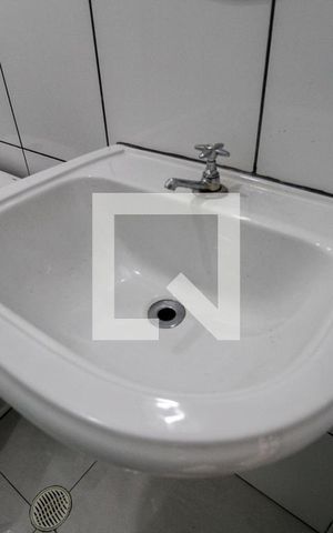 Apartamento para alugar com 50m², 2 quartos e sem vaga Apartamento para alugar com 50m², 2 quartos e sem vagaBanheiro 1