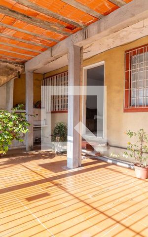 Casa para alugar com 225m², 2 quartos e 4 vagas Casa para alugar com 225m², 2 quartos e 4 vagasGaragem