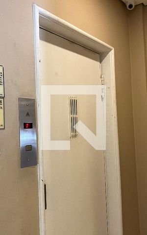 Apartamento à venda com 64m², 1 quarto e sem vagaElevador