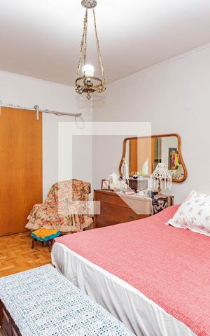 Casa à venda com 270m², 3 quartos e 3 vagas Casa à venda com 270m², 3 quartos e 3 vagasSuíte