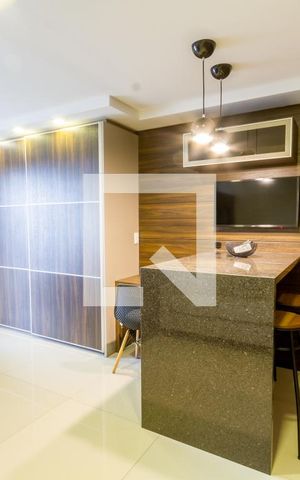 Apartamento para alugar com 34m², 1 quarto e 1 vagaKitnet - mesa de jantar