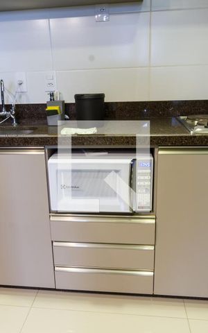 Apartamento para alugar com 34m², 1 quarto e 1 vagaCozinha - Armários