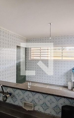 Casa para alugar com 110m², 2 quartos e 1 vaga Casa para alugar com 110m², 2 quartos e 1 vagaCozinha