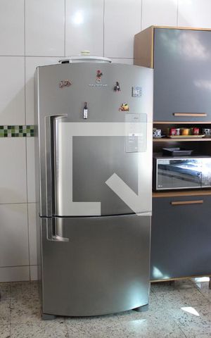 Casa à venda com 330m², 4 quartos e 6 vagasCozinha