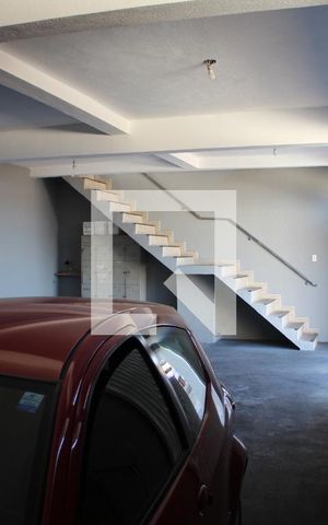 Casa à venda com 330m², 4 quartos e 6 vagasGaragem