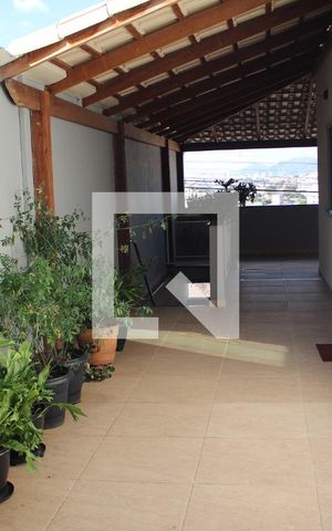 Casa à venda com 330m², 4 quartos e 6 vagasQuintal