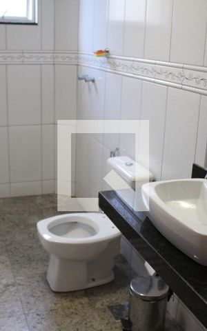 Casa à venda com 330m², 4 quartos e 6 vagasBanheiro 1