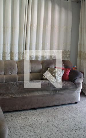 Casa à venda com 330m², 4 quartos e 6 vagasSala