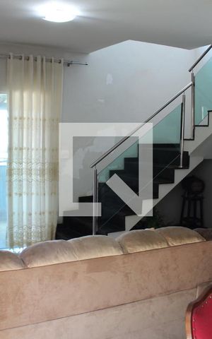 Casa à venda com 330m², 4 quartos e 6 vagasSala