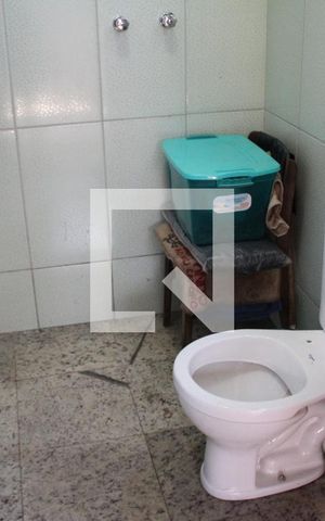 Casa à venda com 330m², 4 quartos e 6 vagasBanheiro 2