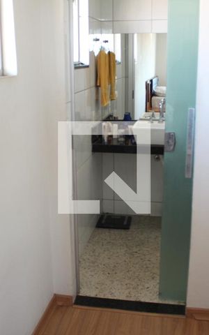 Casa à venda com 330m², 4 quartos e 6 vagasQuarto 4