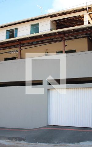 Casa à venda com 330m², 4 quartos e 6 vagasFachada