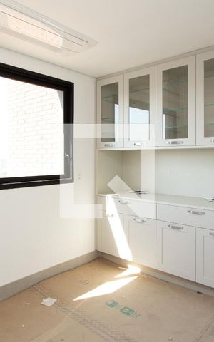 Apartamento à venda com 375m², 4 quartos e 4 vagas Apartamento à venda com 375m², 4 quartos e 4 vagasCopa