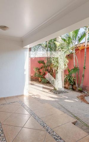 Casa à venda com 500m², 6 quartos e 3 vagas Casa à venda com 500m², 6 quartos e 3 vagasHall de Entrada