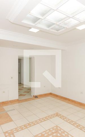 Casa à venda com 500m², 6 quartos e 3 vagas Casa à venda com 500m², 6 quartos e 3 vagasSala Íntima