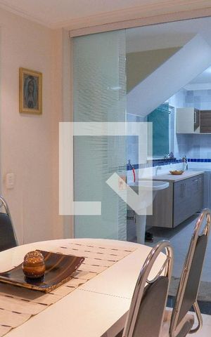 Casa à venda com 350m², 4 quartos e 5 vagas Casa à venda com 350m², 4 quartos e 5 vagasCozinha