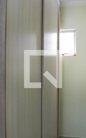 Casa à venda com 350m², 4 quartos e 5 vagas Casa à venda com 350m², 4 quartos e 5 vagasSuíte 1 - Armários