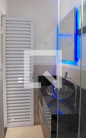 Casa à venda com 350m², 4 quartos e 5 vagas Casa à venda com 350m², 4 quartos e 5 vagasBanheiro 1