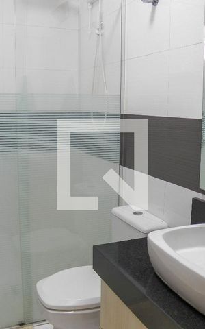 Casa à venda com 350m², 4 quartos e 5 vagas Casa à venda com 350m², 4 quartos e 5 vagasBanheiro da Suíte 1