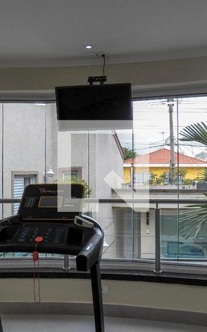 Casa à venda com 350m², 4 quartos e 5 vagas Casa à venda com 350m², 4 quartos e 5 vagasÁrea comum - Academia