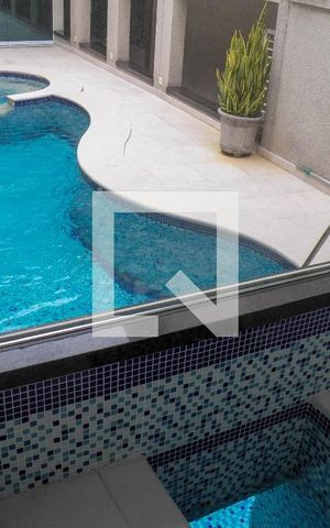Casa à venda com 350m², 4 quartos e 5 vagas Casa à venda com 350m², 4 quartos e 5 vagasSaúna