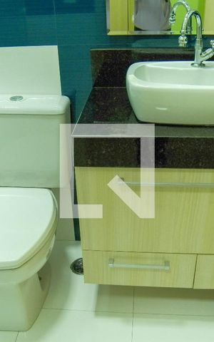 Casa à venda com 350m², 4 quartos e 5 vagas Casa à venda com 350m², 4 quartos e 5 vagasBanheiro 1
