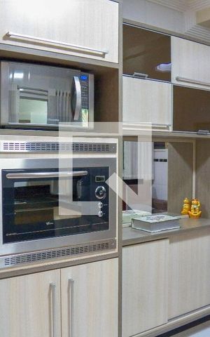 Casa à venda com 350m², 4 quartos e 5 vagas Casa à venda com 350m², 4 quartos e 5 vagasCozinha
