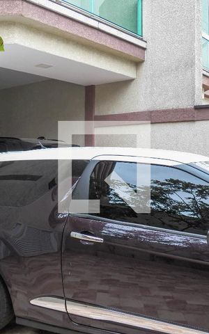 Casa à venda com 350m², 4 quartos e 5 vagas Casa à venda com 350m², 4 quartos e 5 vagasGaragem