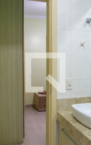 Casa à venda com 350m², 4 quartos e 5 vagas Casa à venda com 350m², 4 quartos e 5 vagasBanheiro da Suíte 2