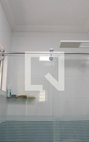 Casa à venda com 350m², 4 quartos e 5 vagas Casa à venda com 350m², 4 quartos e 5 vagasBanheiro da Suíte 1