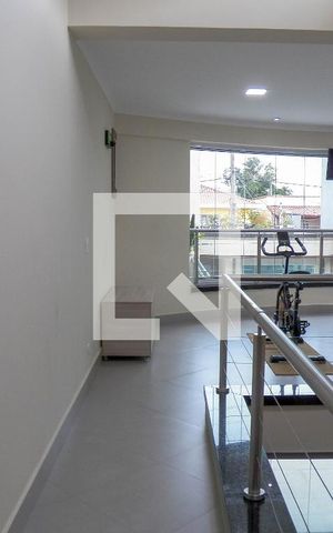 Casa à venda com 350m², 4 quartos e 5 vagas Casa à venda com 350m², 4 quartos e 5 vagasÁrea comum - Academia
